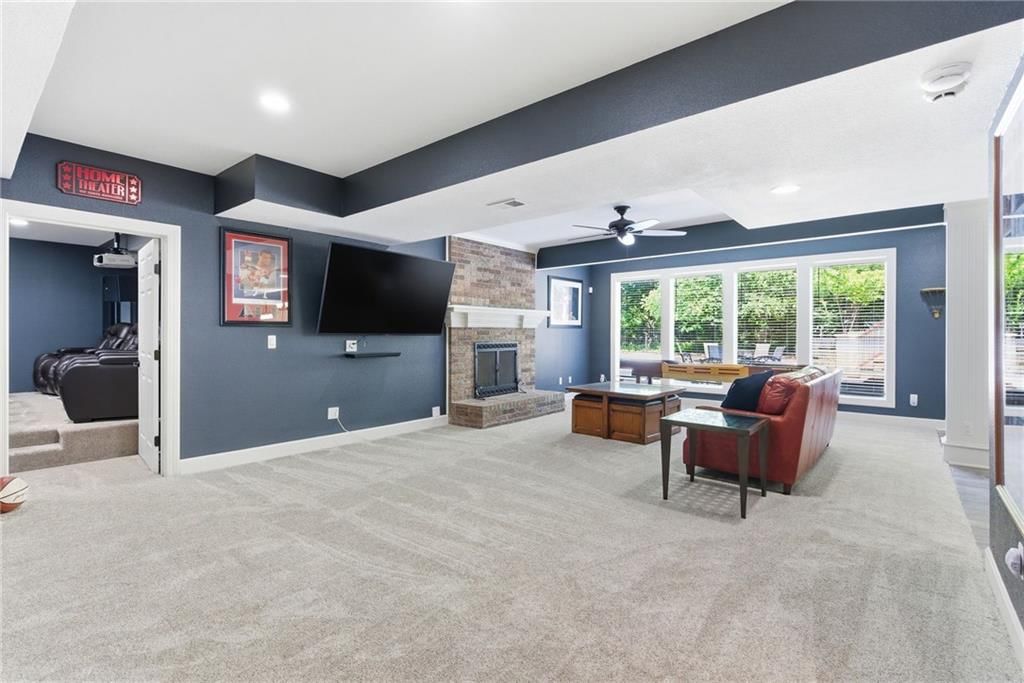 4407 N MULBERRY Drive — photo 49