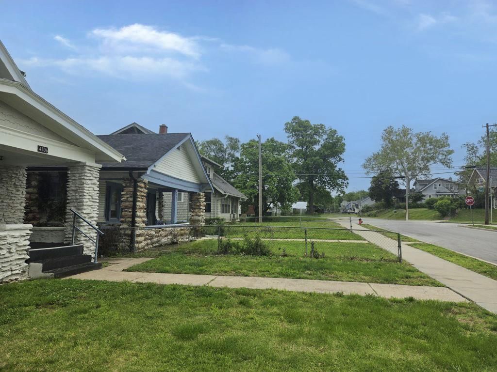 4306 Highland Avenue — photo 17