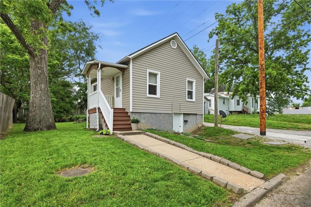 7 N Iron Street — photo 3