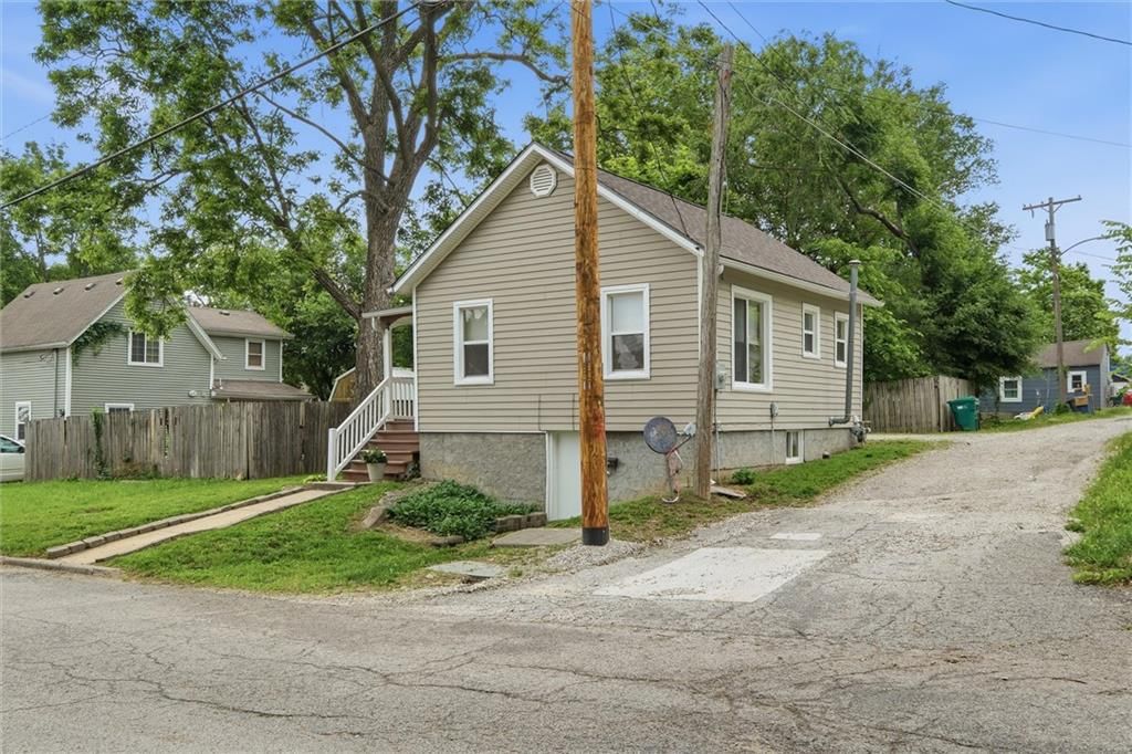 7 N Iron Street — photo 4
