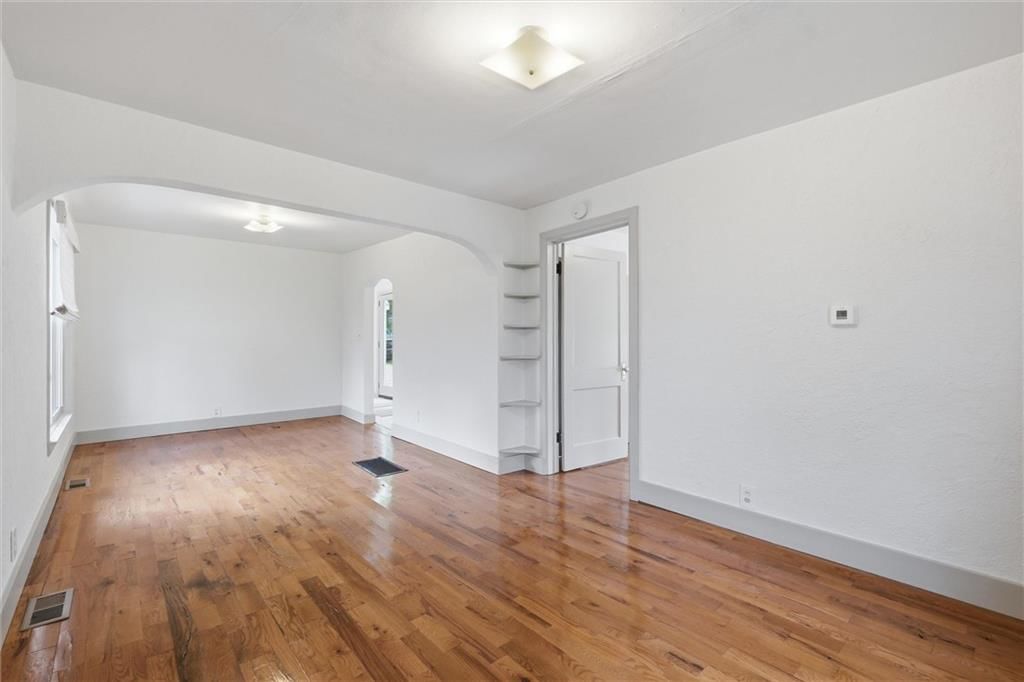 7 N Iron Street — photo 8