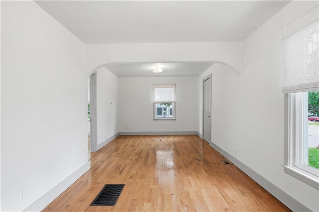 7 N Iron Street — photo 10