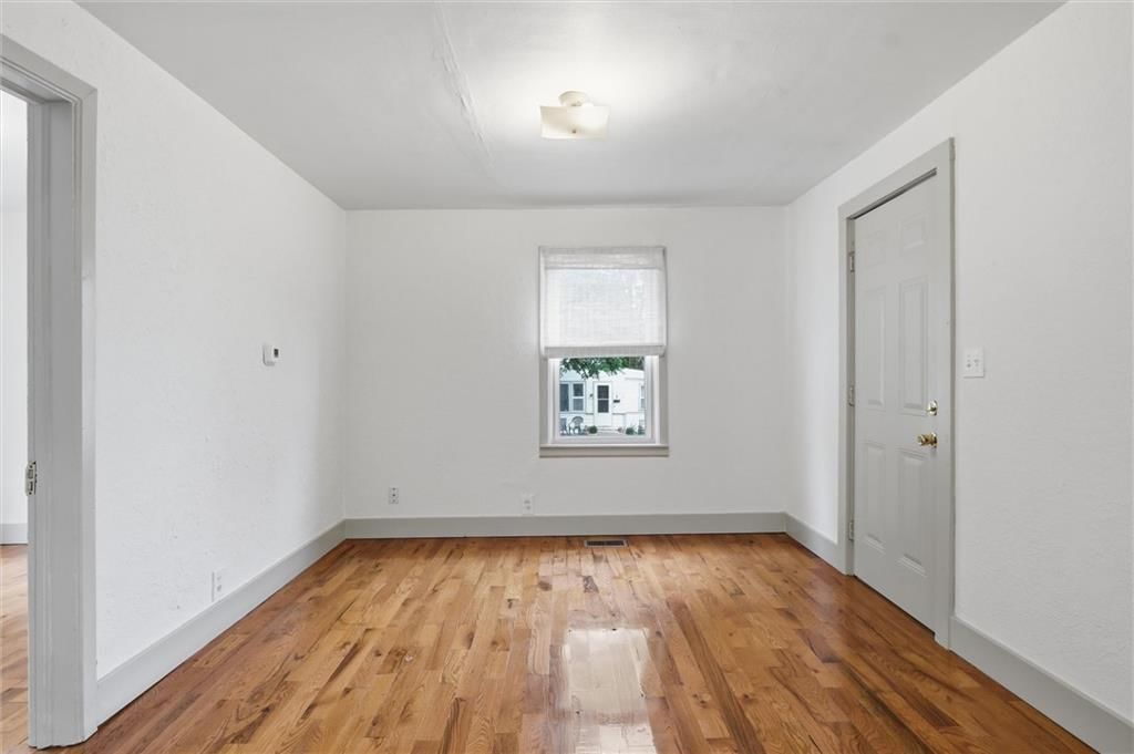 7 N Iron Street — photo 11