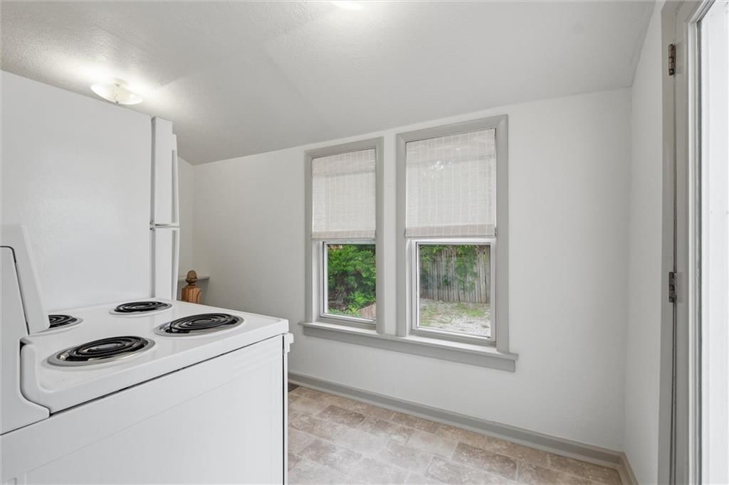 7 N Iron Street — photo 15