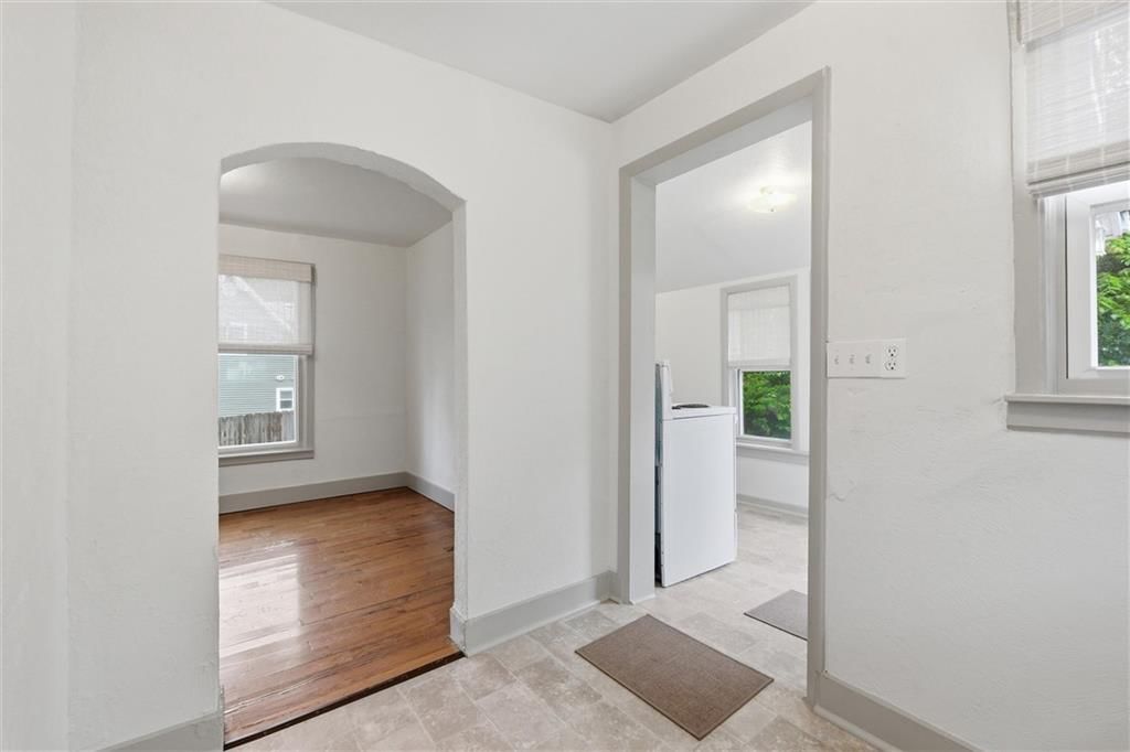 7 N Iron Street — photo 18
