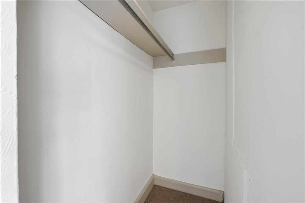7 N Iron Street — photo 24