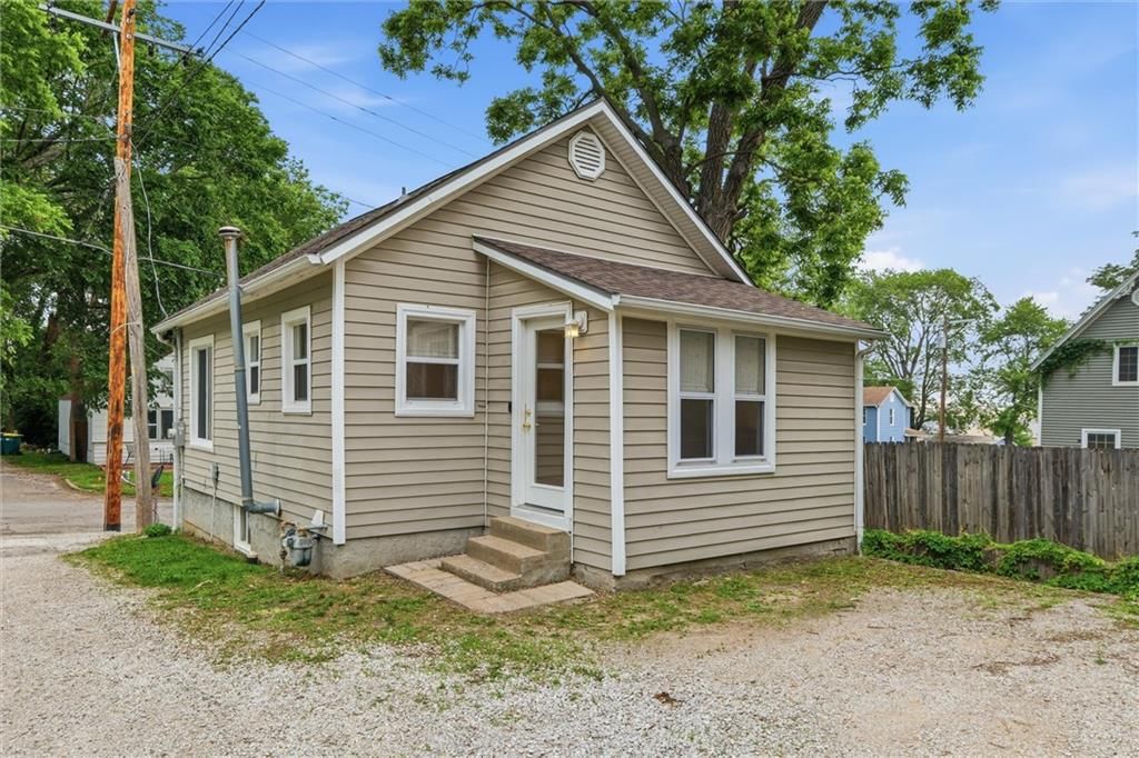 7 N Iron Street — photo 30