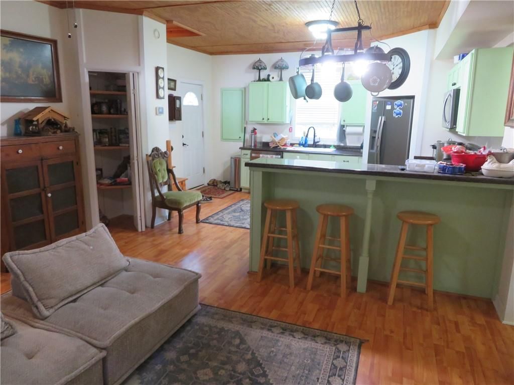 707 Linn Street — photo 9