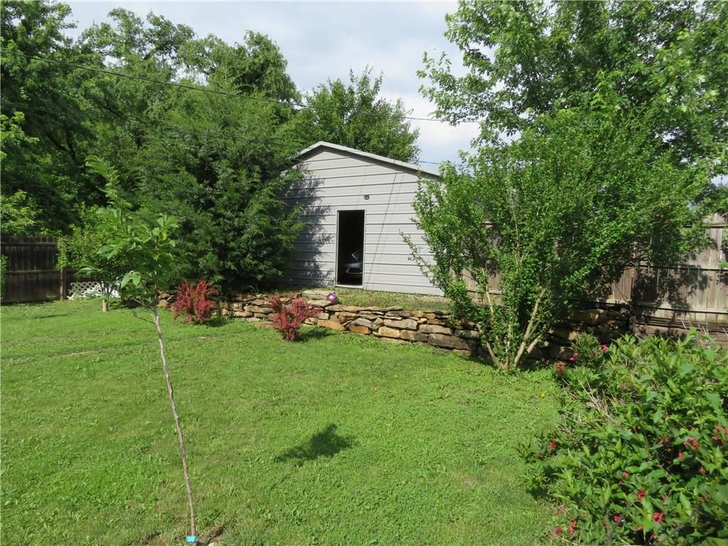 707 Linn Street — photo 29
