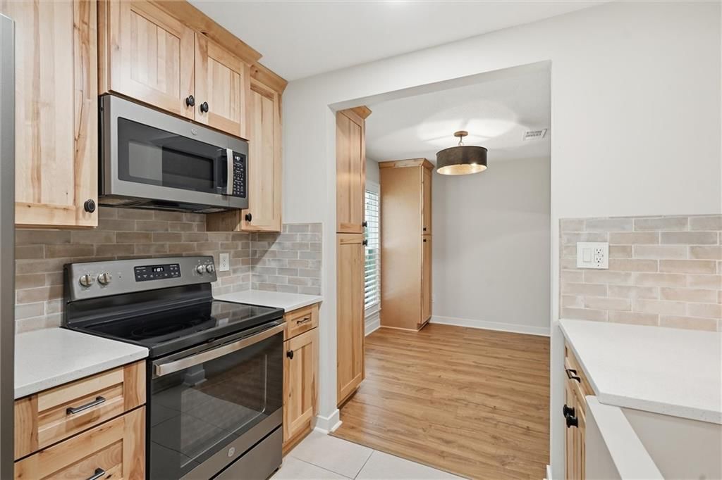 8346 NW Barrybrooke Drive — photo 11