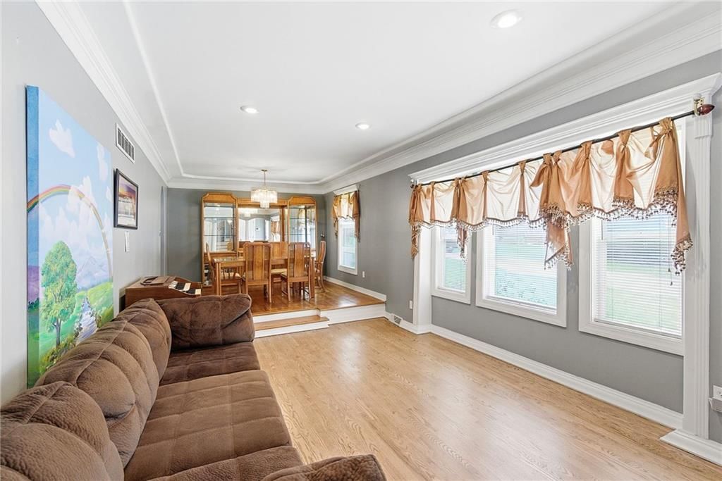 13013 Corrington Avenue — photo 8