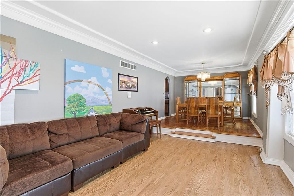 13013 Corrington Avenue — photo 9