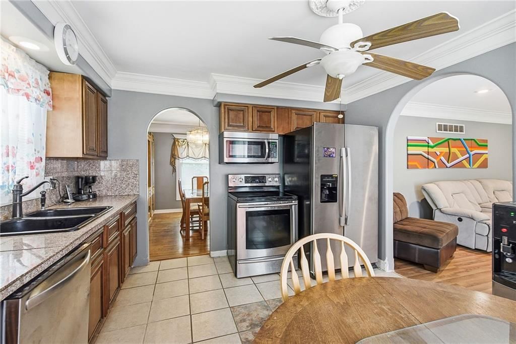 13013 Corrington Avenue — photo 14