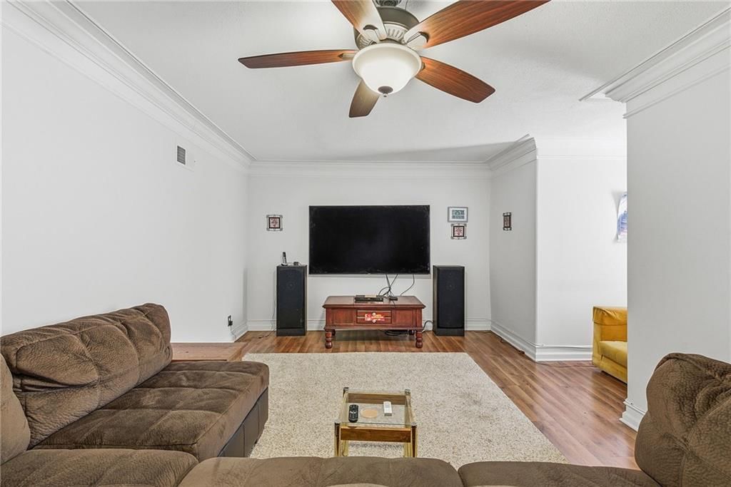 13013 Corrington Avenue — photo 28