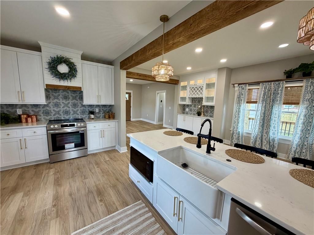 200 E Main Street — photo 12