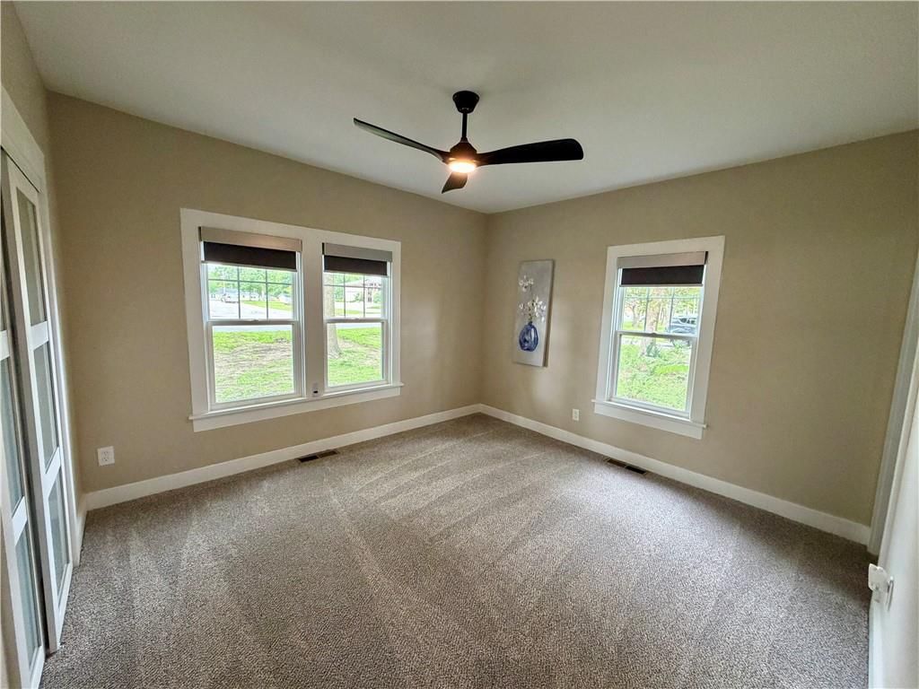 200 E Main Street — photo 14