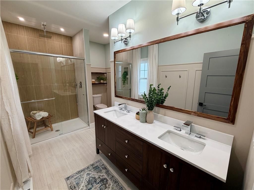 200 E Main Street — photo 15