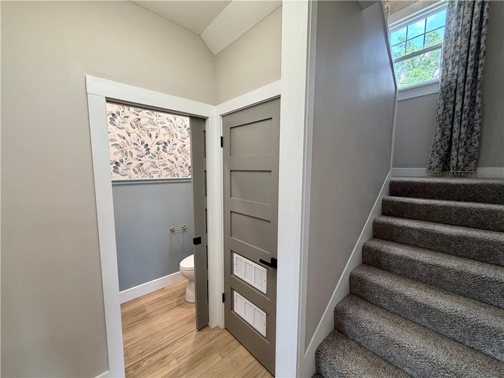 200 E Main Street — photo 17