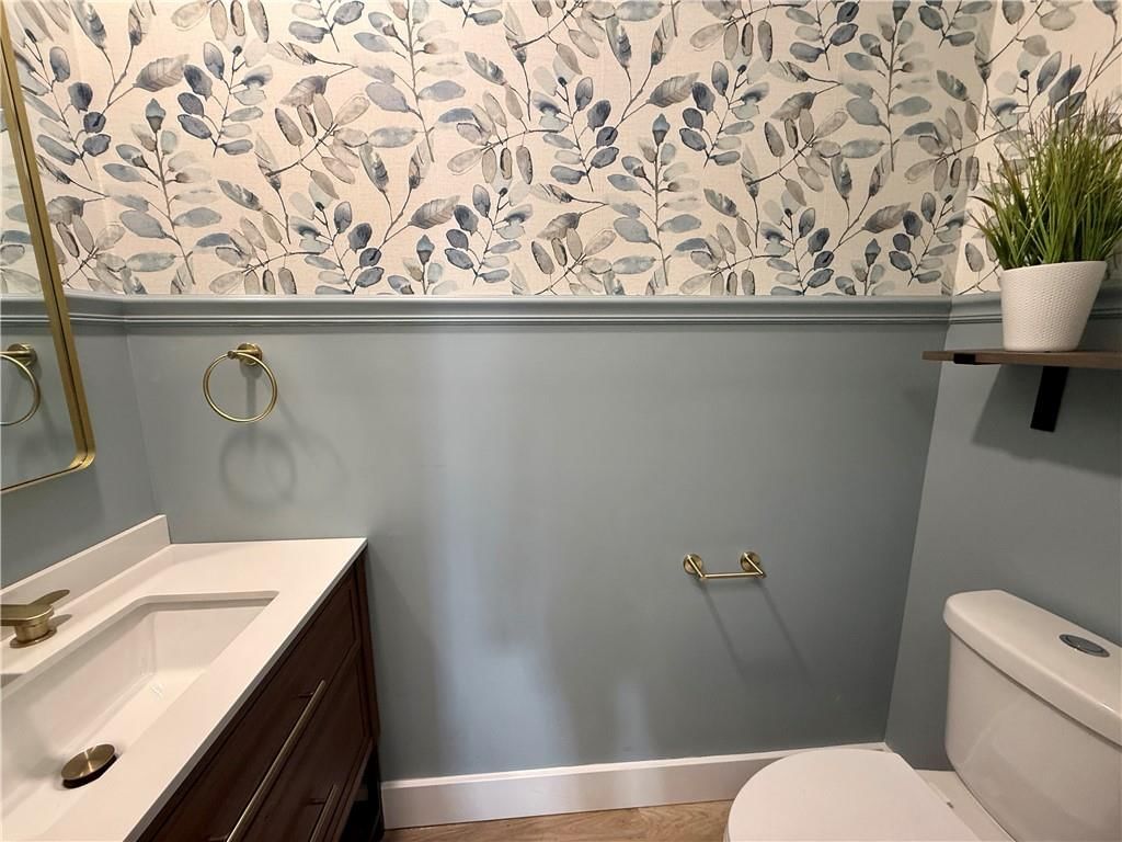 200 E Main Street — photo 18