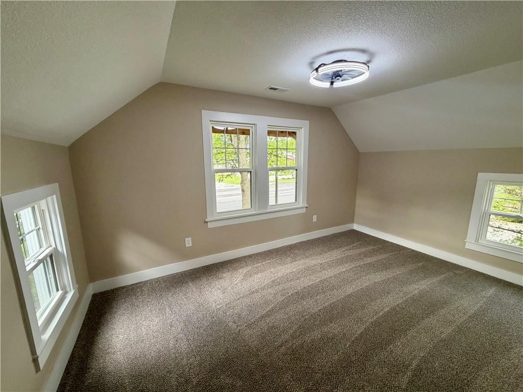 200 E Main Street — photo 20