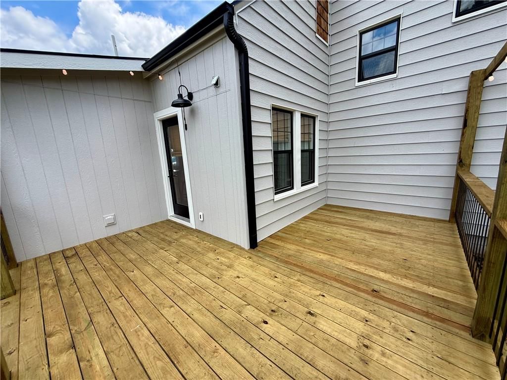 200 E Main Street — photo 31