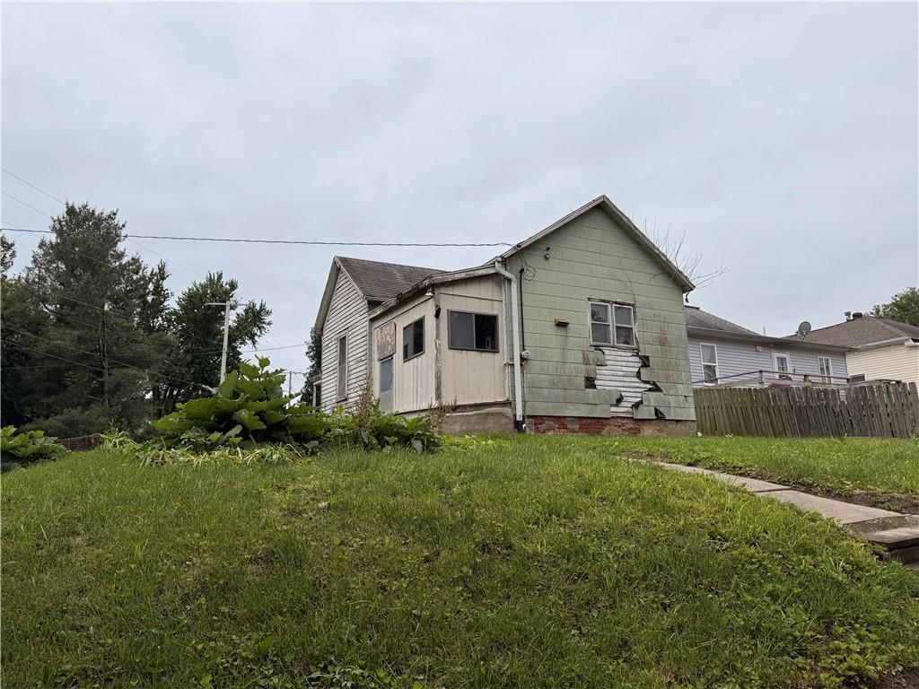 2725 Delaware Street — photo 2