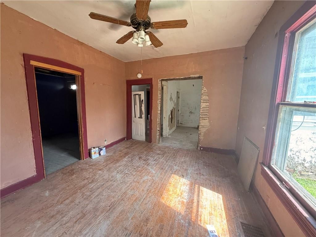 2725 Delaware Street — photo 3