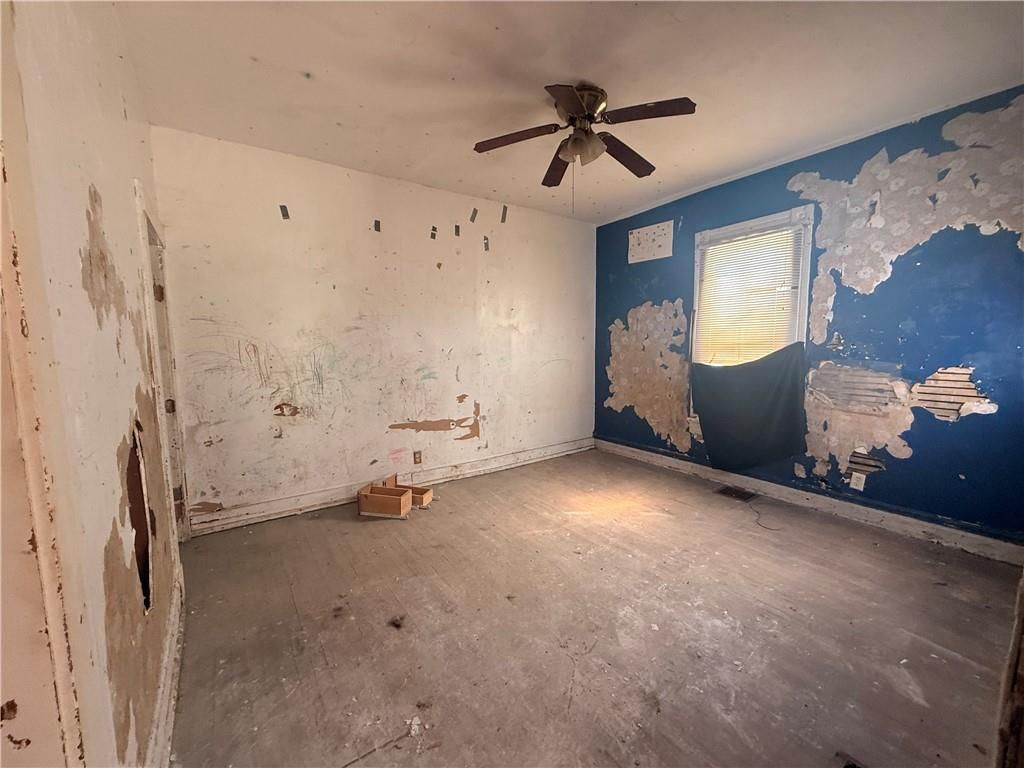 2725 Delaware Street — photo 6