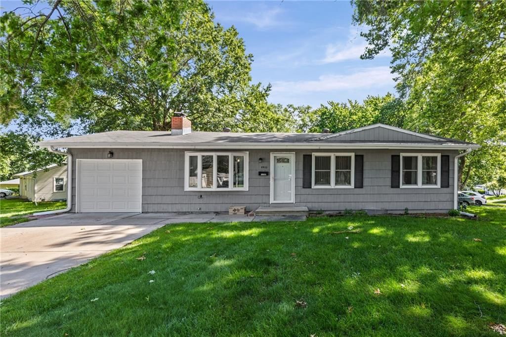 8422 W 68th Terrace, Overland Park, KS