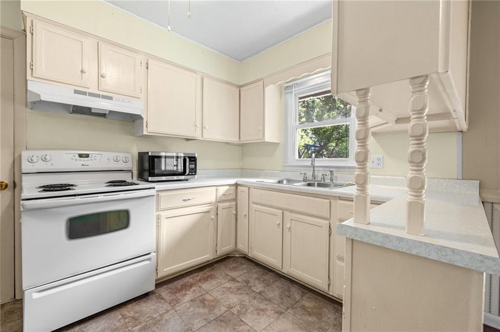 8422 W 68th Terrace — photo 7