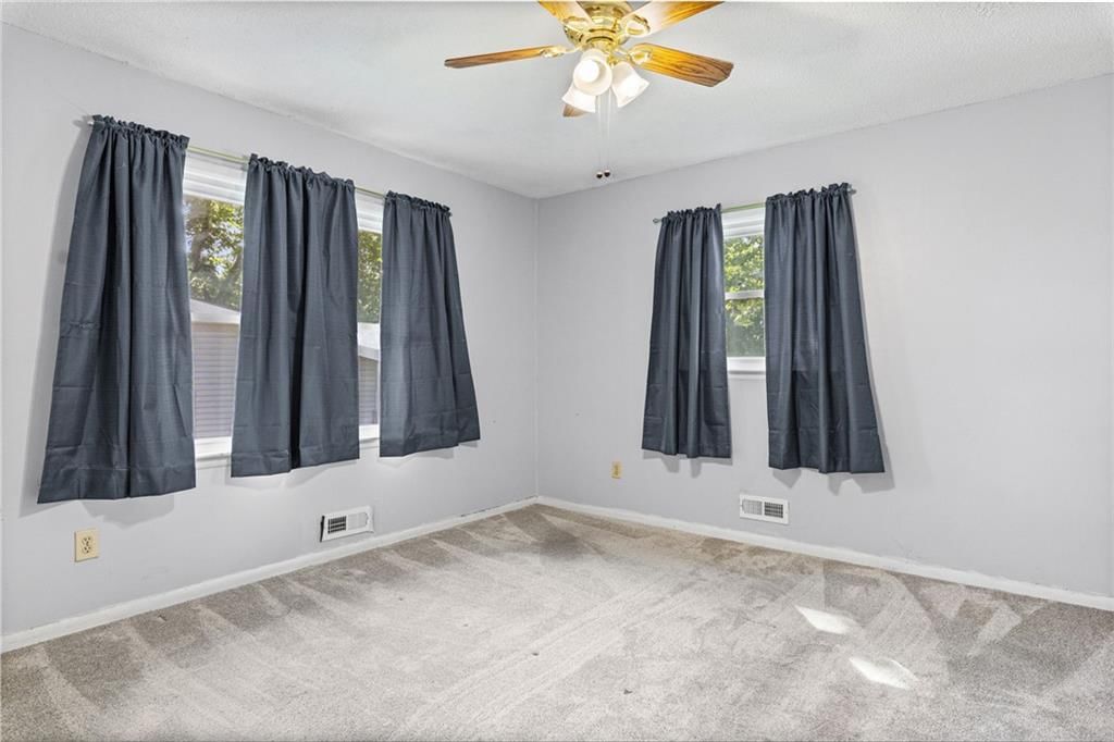 8422 W 68th Terrace — photo 12