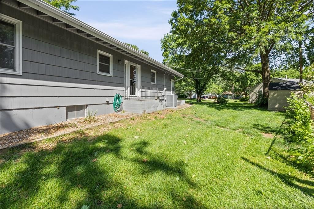 8422 W 68th Terrace — photo 26