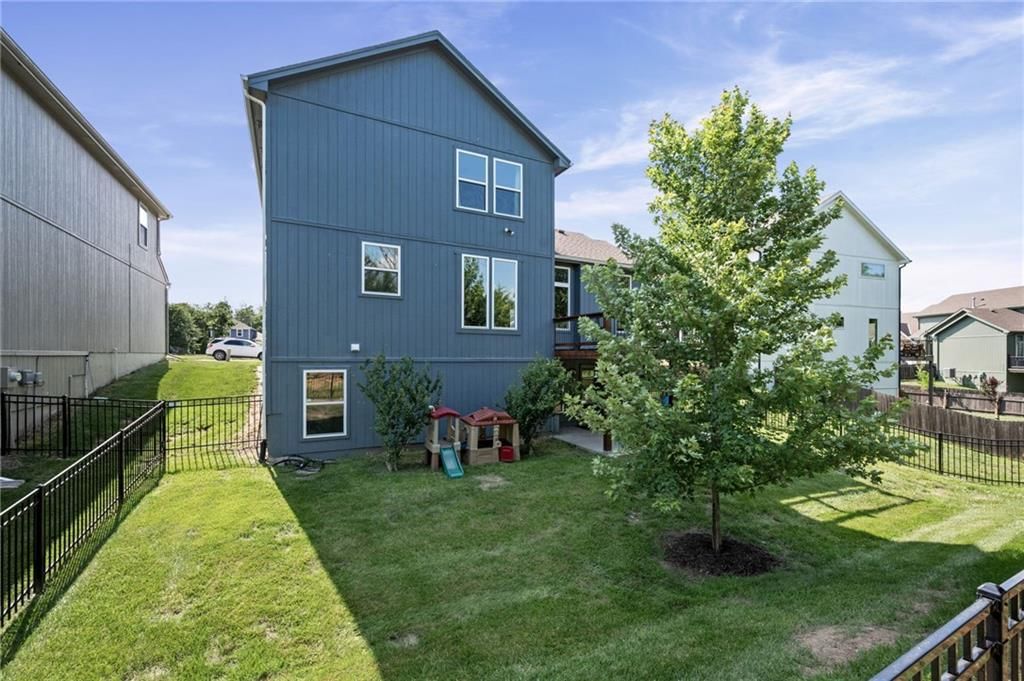 12621 CHARLOTTE Street — photo 31