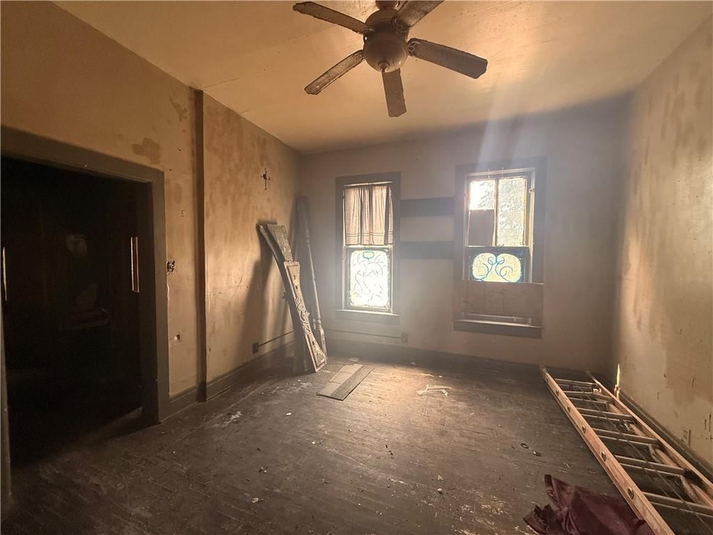 1921 Jones Street — photo 2