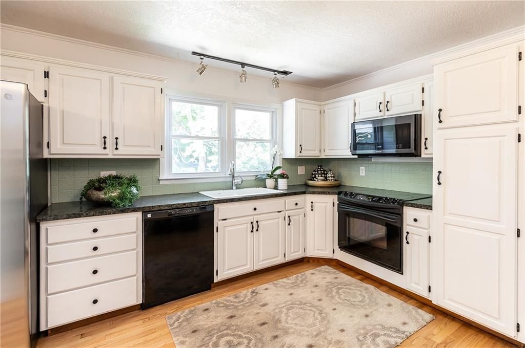 8721 Goodman Street — photo 8