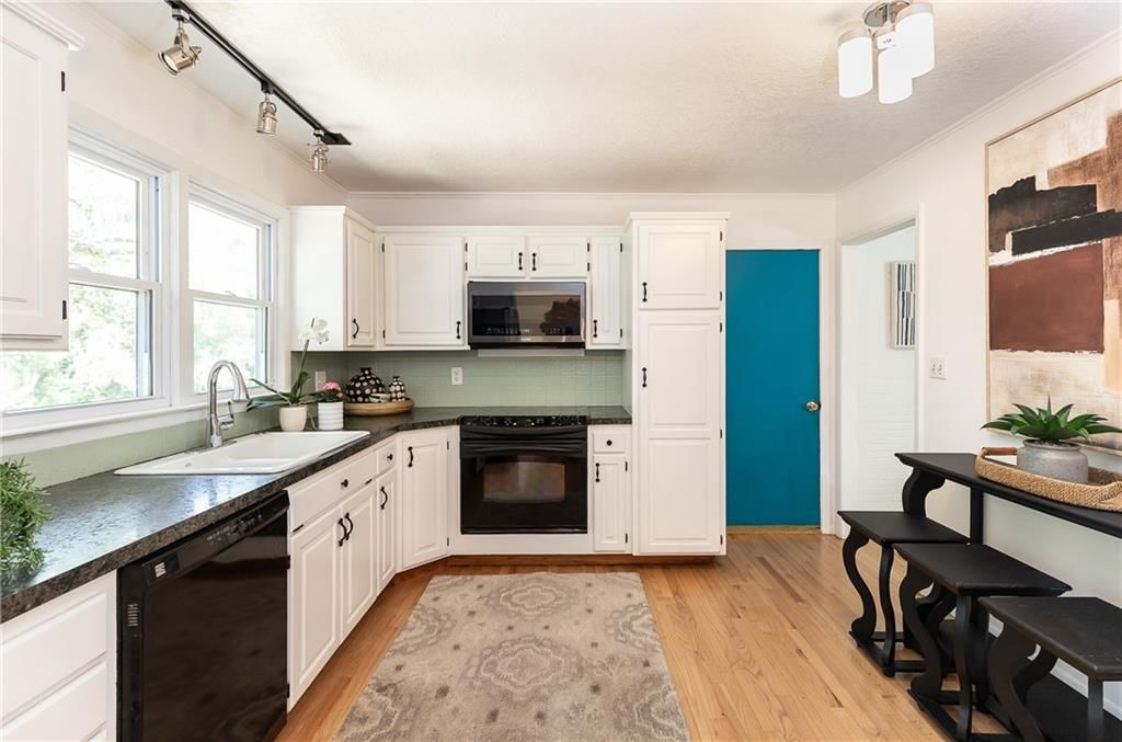 8721 Goodman Street — photo 9