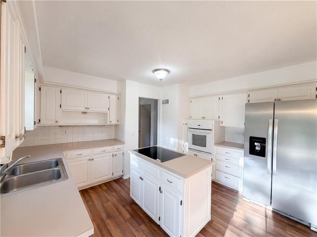 5243 N Lydia Avenue — photo 2