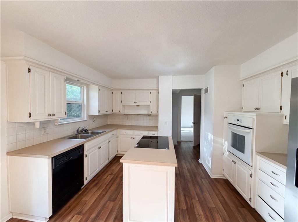 5243 N Lydia Avenue — photo 7