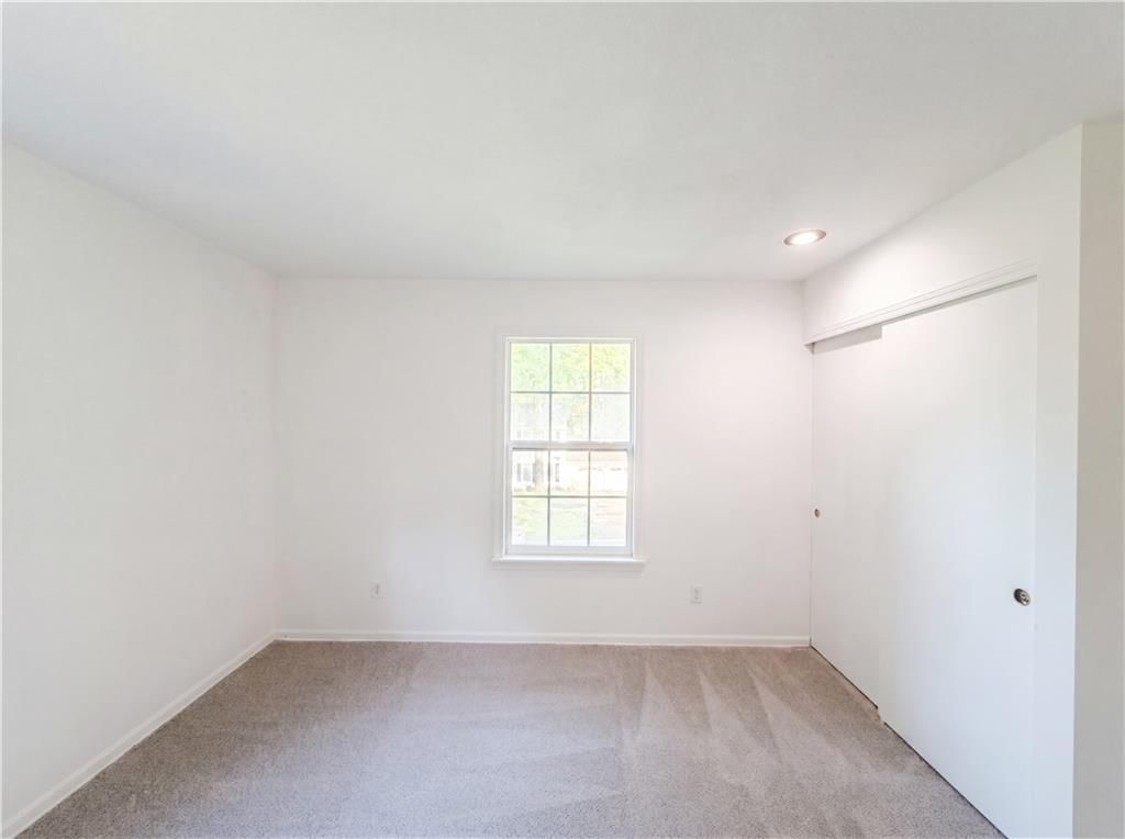 5243 N Lydia Avenue — photo 9