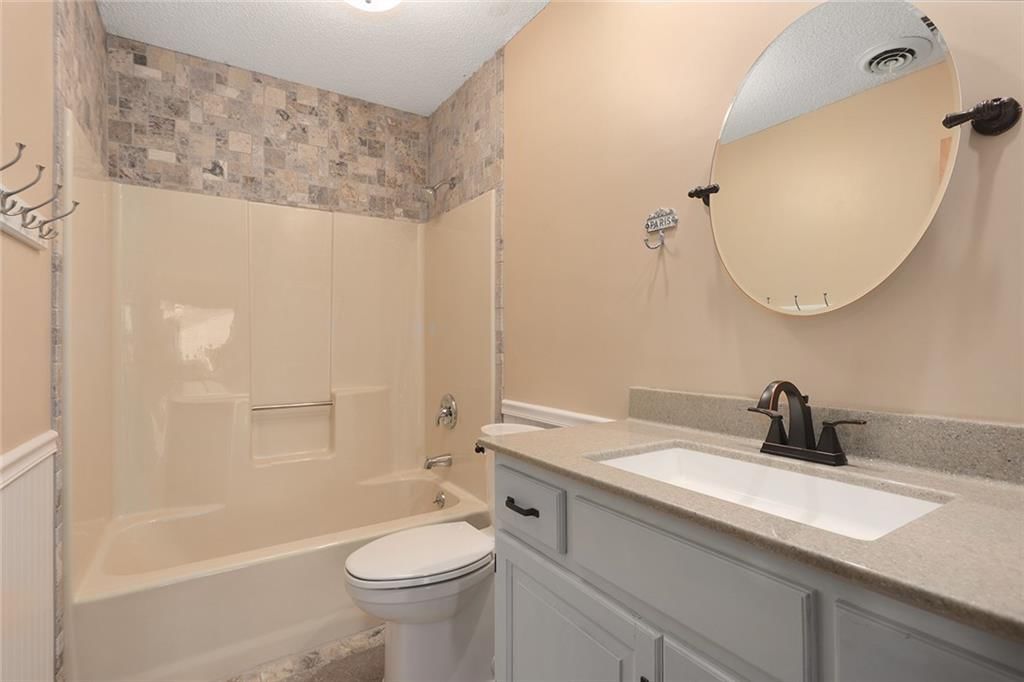 6601 N Revere Drive — photo 10