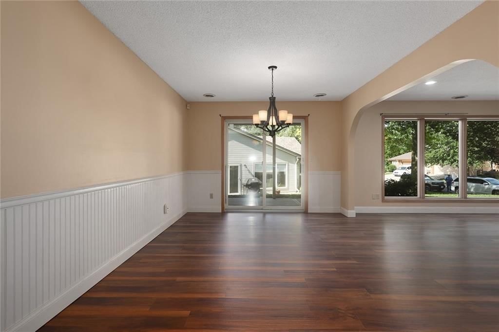 6601 N Revere Drive — photo 23