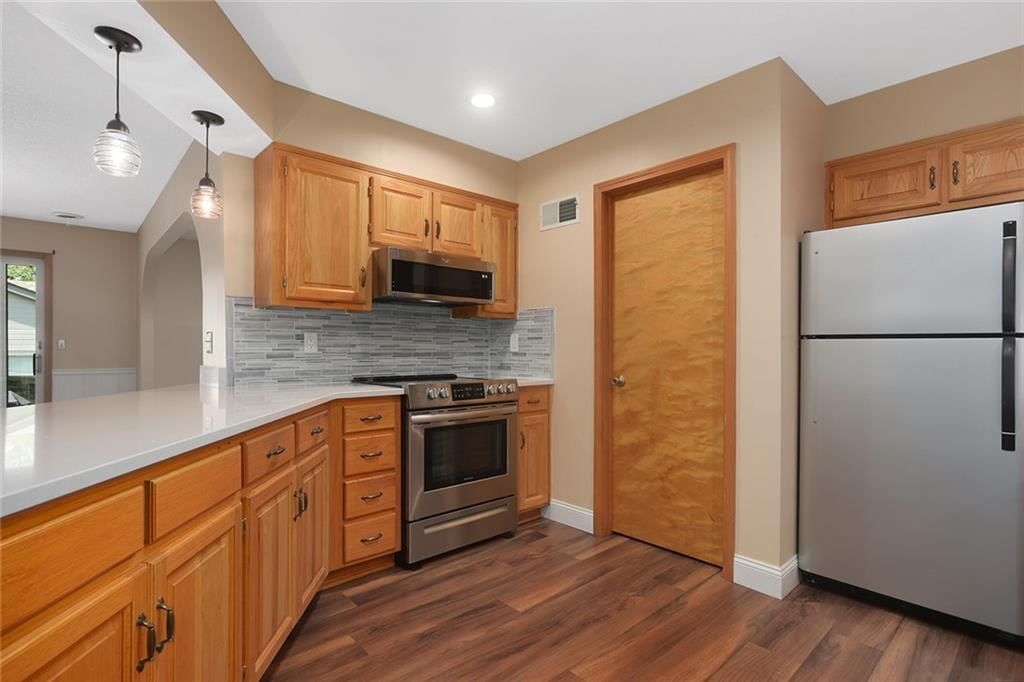 6601 N Revere Drive — photo 24
