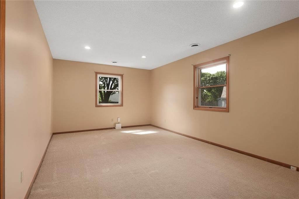 6601 N Revere Drive — photo 31