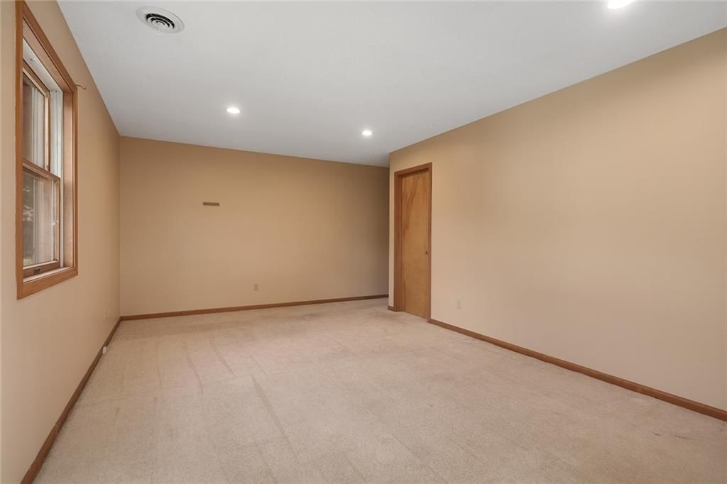 6601 N Revere Drive — photo 32