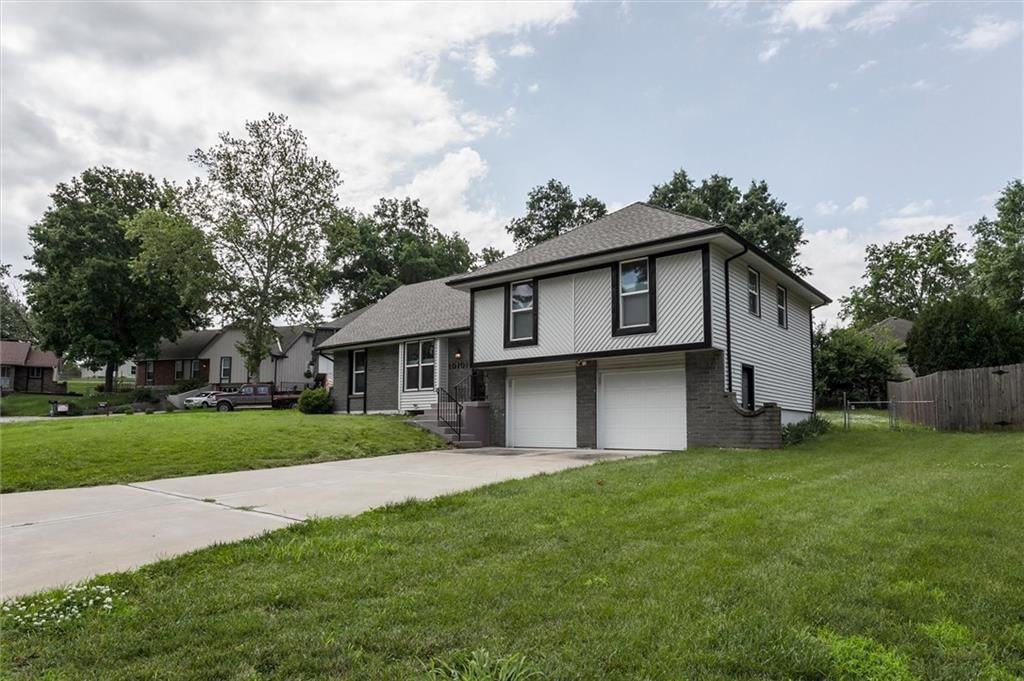 10101 NW MIRROR LAKE Court — photo 2