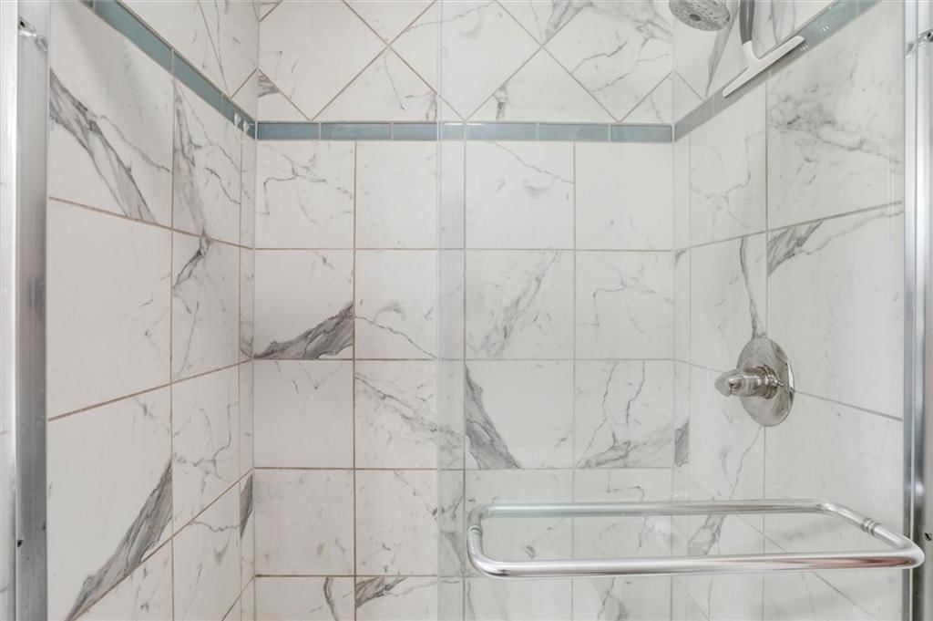 10101 NW MIRROR LAKE Court — photo 24