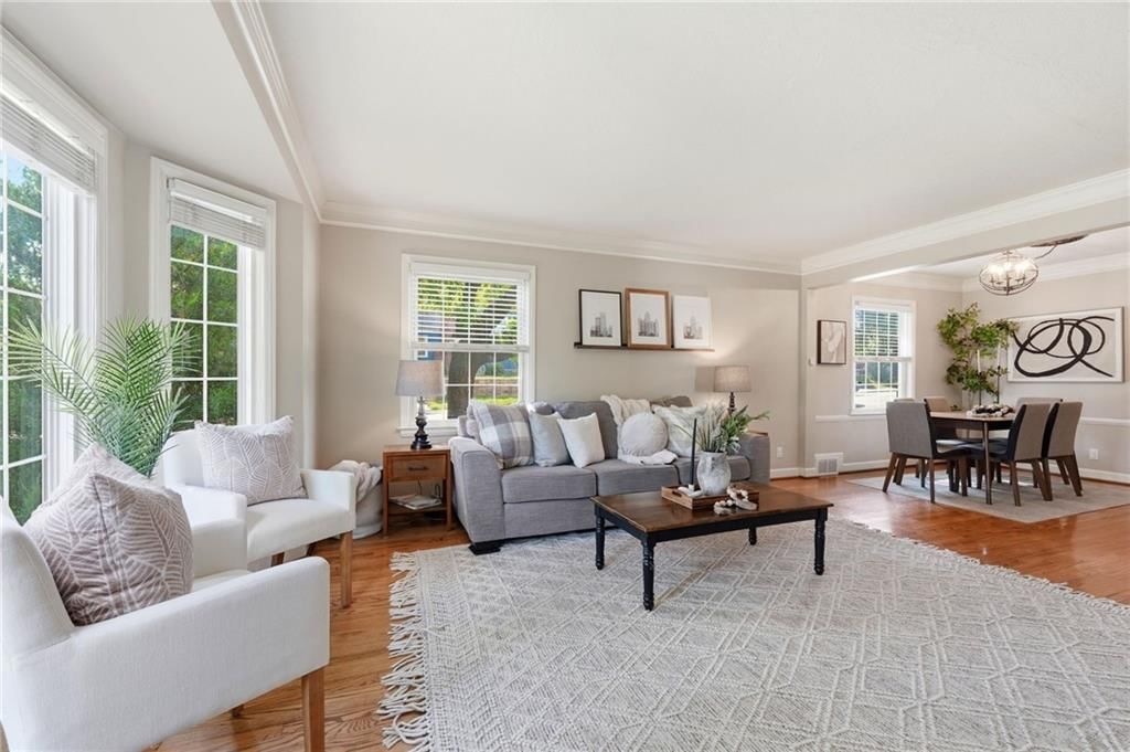 3020 W 47th Terrace — photo 3