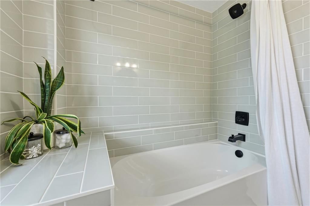 3020 W 47th Terrace — photo 14
