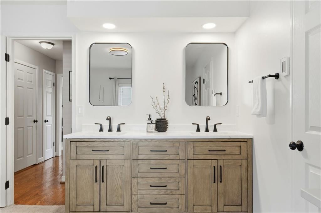 3020 W 47th Terrace — photo 18