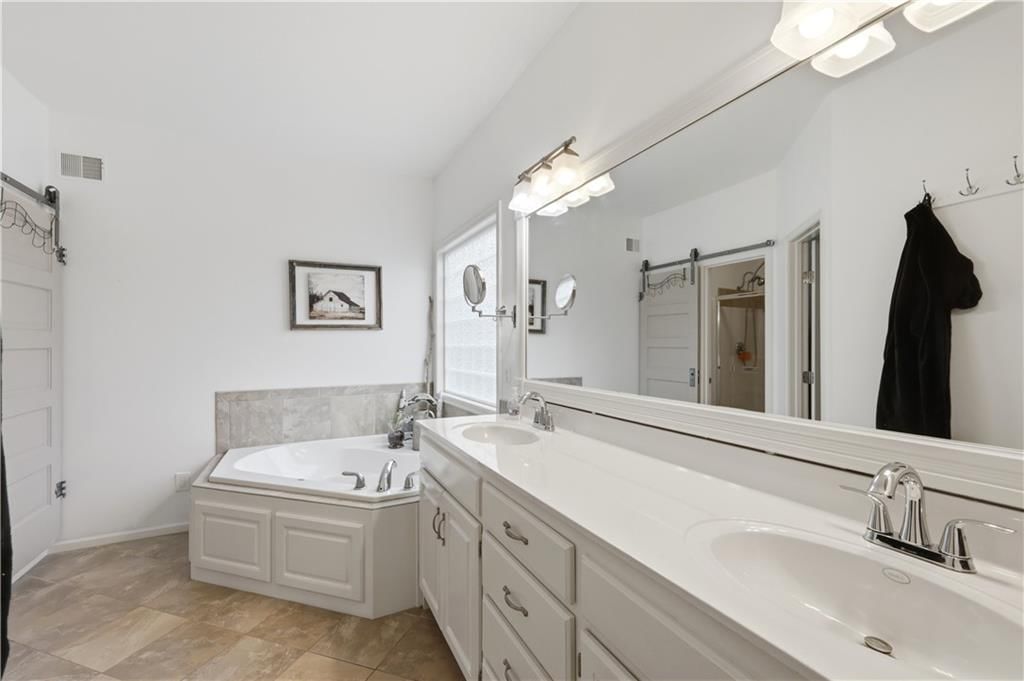 9908 N Lewis Avenue — photo 14